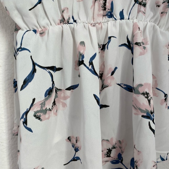 Sienna Sky • Floral White Sheer Buttoned Feminine Blouse - Picture 14 of 14